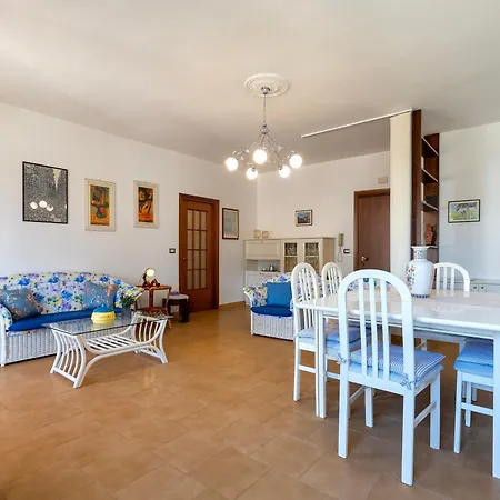 Sardinia Re - Portside 33 アルゲーロ